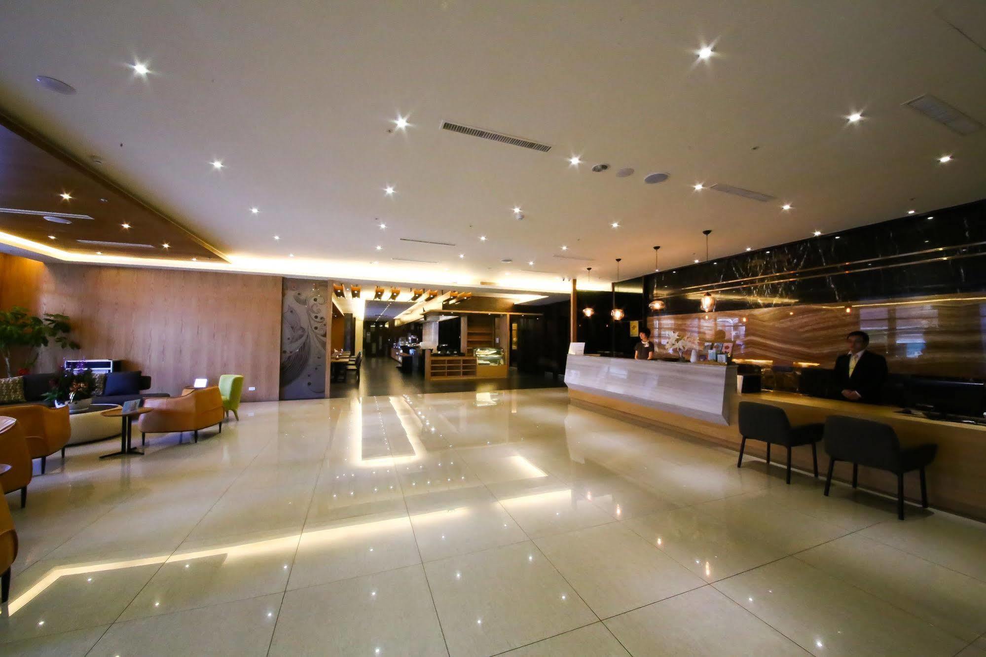 Jai Chateau Hotels & Hostels Tainan Buitenkant foto
