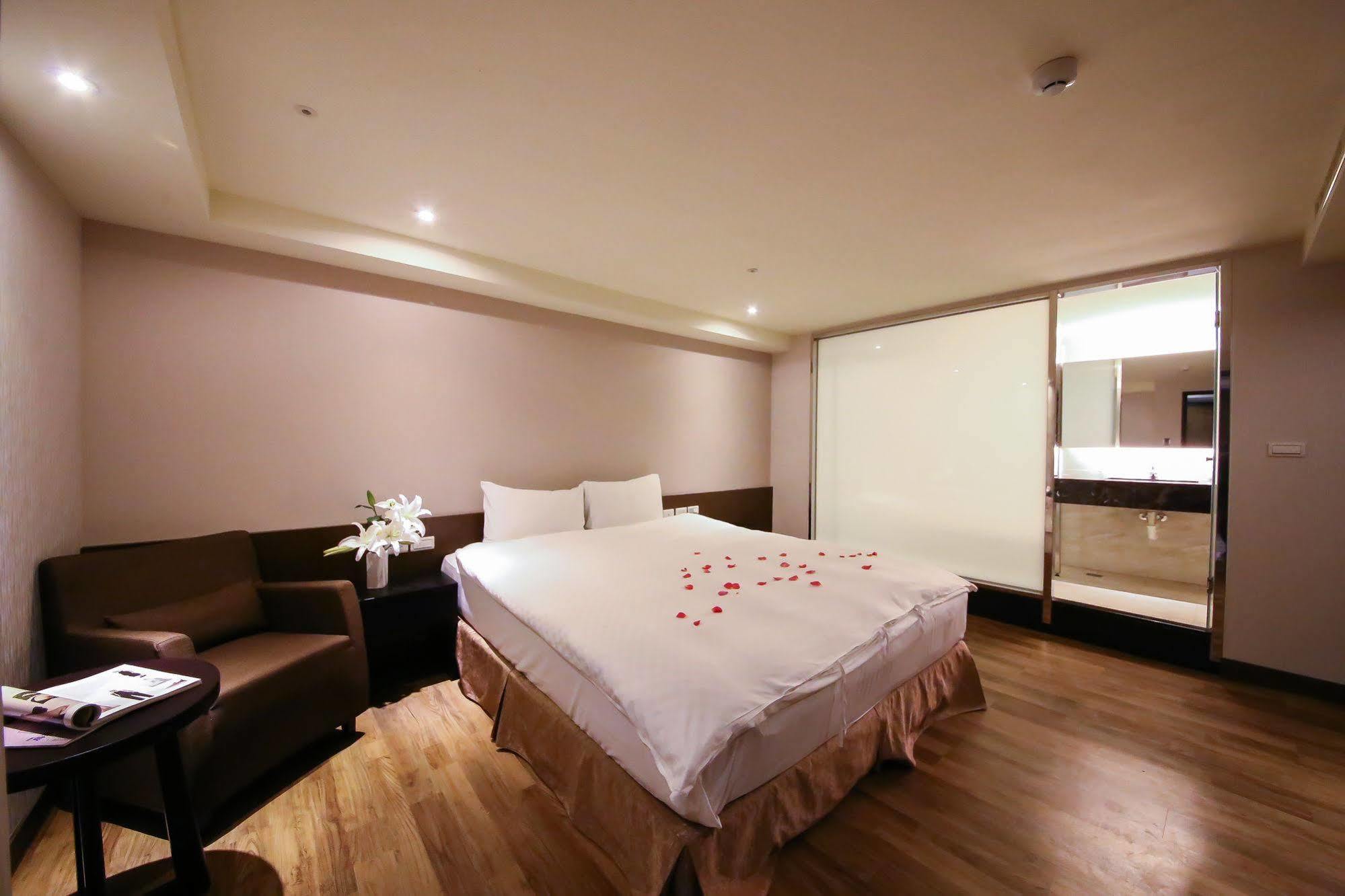 Jai Chateau Hotels & Hostels Tainan Buitenkant foto