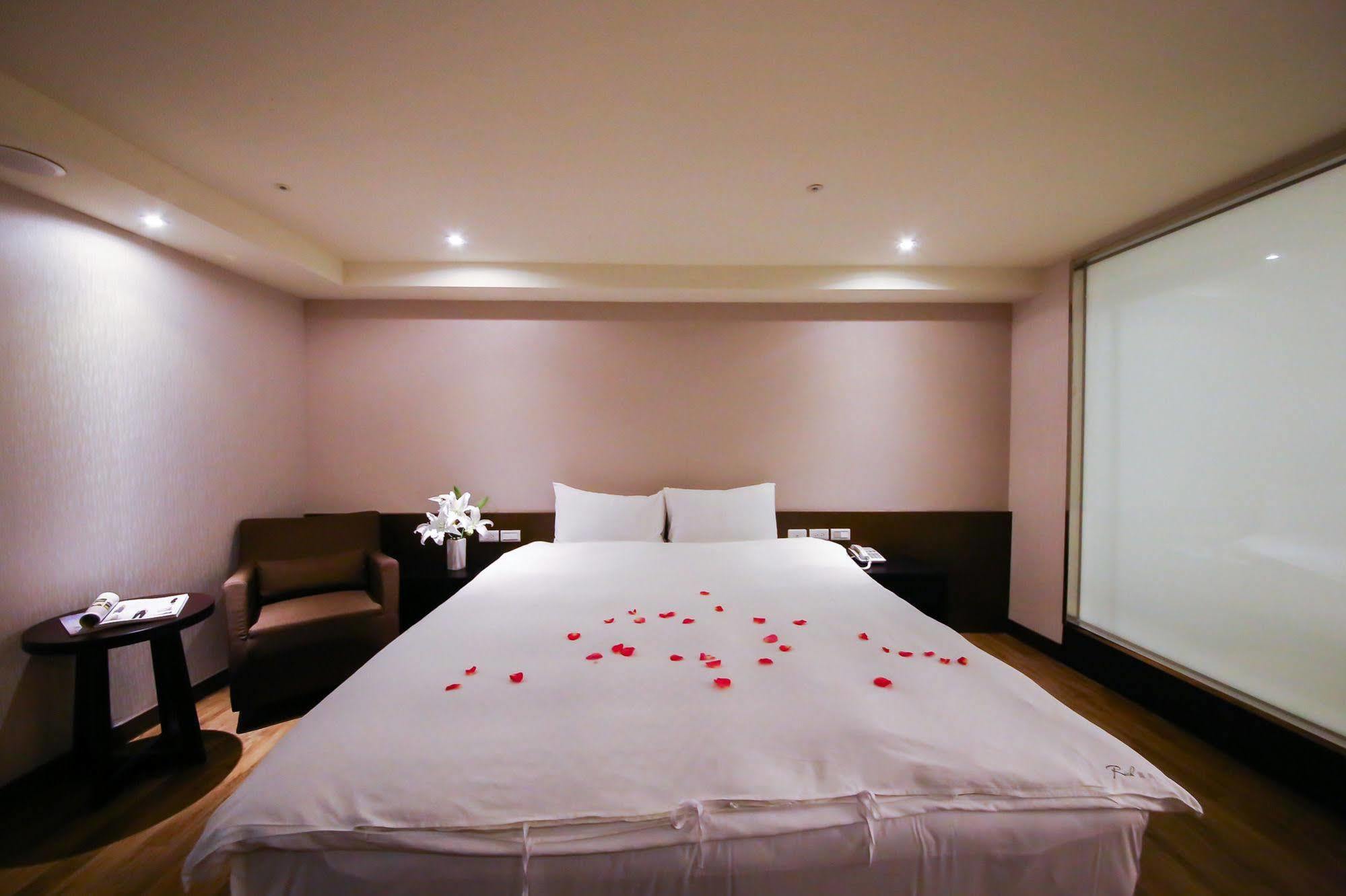 Jai Chateau Hotels & Hostels Tainan Buitenkant foto